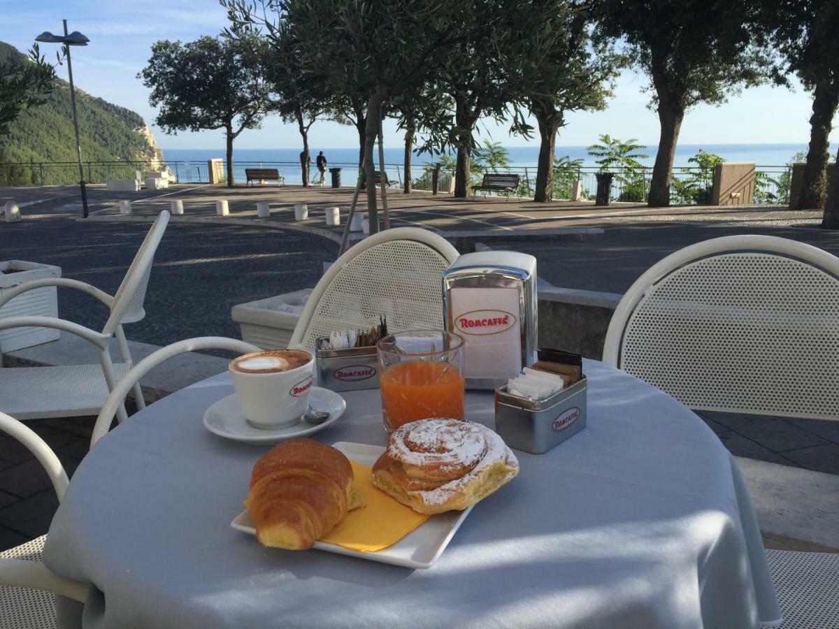L'Orizzonte Relais Sirolo Hotel Luaran gambar